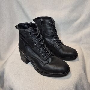 Crown Vintage Chandler Heeled Combat Boot Black Faux Leather SIZE 8.5